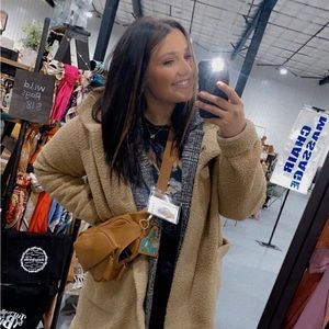 Meet your Posher, Halle